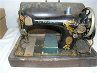 L173- Singer Sewing Machine
