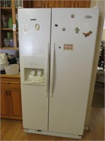 WHIRLPOOL REFRIGERATOR W/ ICE & WATER IN DOOR