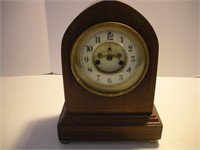 Waterbury Porcelain Face Mantle Clock, 9x6x12