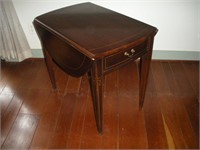 Walnut Drop Leaf Side Table w/drawer, 28x18/35x26