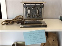 1920'S TOASTER - MERIDEN HOMELECTRIC