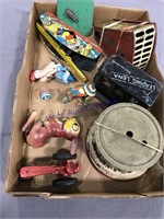 ASSORTED TIN TOYS, FOR PARTS OR REPAIR