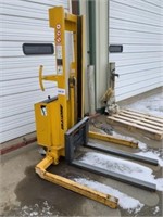 Multiton Pallet Stacker, Model SM20