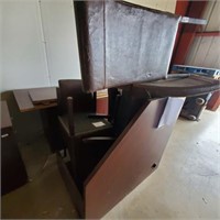 Misc Desk/ chairs