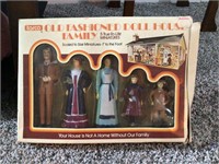 TARCO OLD FASHIONED DOLL HOUSE FAMILY