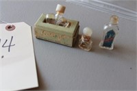 Vintage miniature perfume bottles, box Nina Ricci
