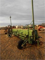 20' Great Plains 3pt 10" drill, Markers