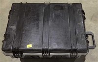 30x20x19” storage case on wheels