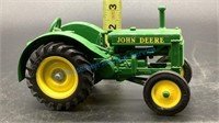 ERTL JOHN DEERE TRACTOR WITHOUT BOX