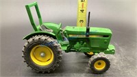 JOHN DEERE TRACTOR WITH ROPS WITHOUT BOX