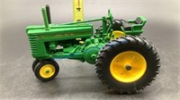 JOHN DEERE MODEL G TRACTOR WITHOUT BOX