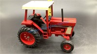 INTERNATIONAL 886 TRACTOR WITHOUT BOX