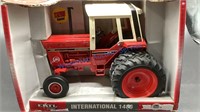 INTERNATIONAL 1486 TRACTOR IN BOX 1/16 SCALE