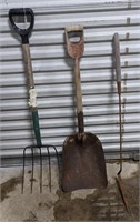Primitive Weed Whacker, Shovel w/ Solid Wood