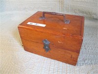 COUNTRY OAK BOX CIRCA 1880S