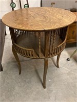 24” round oak occasional table, spindle
