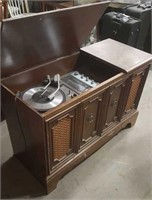Vintage GE Record Player in Cabinet