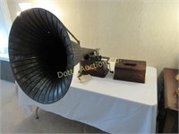 GRAPHOPHONE CYLINDER PLAYER: