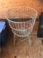 Primitive Wire Basket 27"x16"