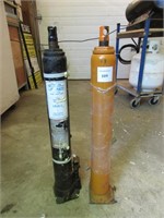 2 Hydraulic Floor Crane Pumps
