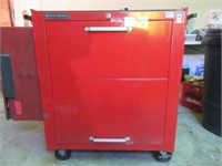 A MasterCraft 5-Drawer Tool Chest on Wheels