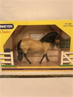 Breyer Classics Collector Horse No. 648 Buckskin L