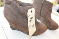 Jessica Simpson size 8 1/2 boots