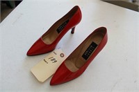 Gorgeous Vintage size 6 Stuart Weitzman heels