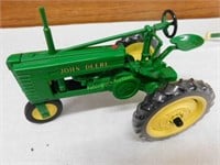 J. Deere 3-wheel tractor