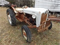 Ford 600 Tractor -- Runs -- Recently  Serviced