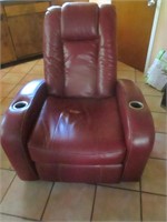 BURGUNDY LEATHER RECLINER.