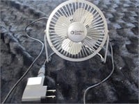 Miniature Desk Fan by Comfort Zone