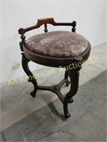 VICTORIAN VANITY STOOL WITH CARVED HEADS
