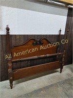 MAHOGANY QUEEN SIZE POSTER BED