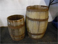 2 Wooden Barrel Set