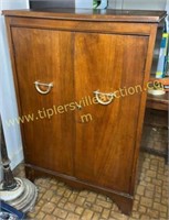 Vintage wet bar no key and is locked back needs