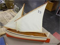 Model Wooden Boat