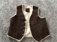 REAL NICE VEST WITH HORSE AND HORSESHOES