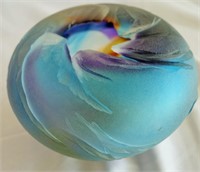 IRRIDESCENT ART GLASS BOWL WITH MATTE FINISH