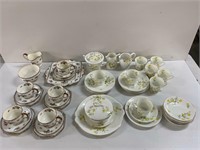 PARAGON CHINA SETTING FOR 5 INCLUDES MILK JUG,