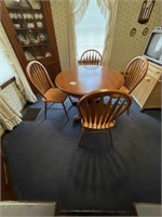 Oak kitchen table w/ 4 chairs