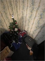 Christmas tree, older ornaments, blankets