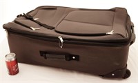 Valise Delsey, 30'' x 10'' x 21''