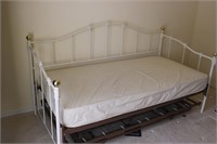 WHITE DAYBED WITH TRUNDLE-ONE MATTRESS