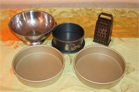 COLANDER, 2 ROOUND PANS, SPRING FORM PAN