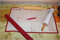 SILSPIN PASTRY MAT, 3 VARIOUS ROLLING PINS