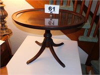 GLASSTOP MAHOGANY END TABLE