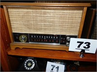 ZENITH TABLETOP RADIO