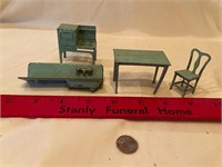Vintage TootsieToy kitchen sink/table/chair/stove