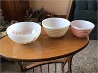 3 Pyrex Nesting Bowls and Fireking bowl